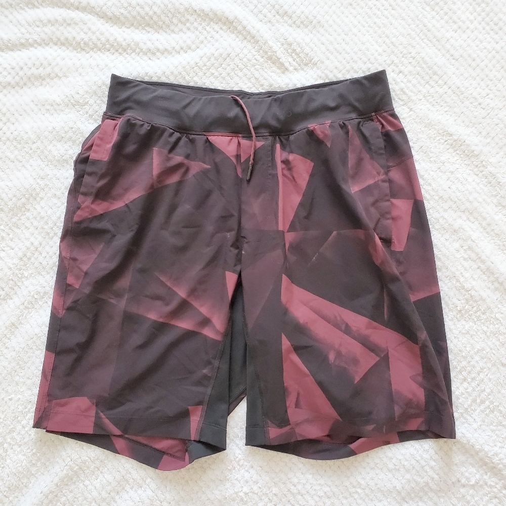 Lululemon Athletica Black & Burgundy Shorts Size Large